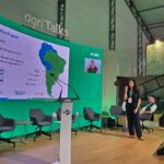Luciana Alvim Romani durante apresentação na AgriZone da COP30